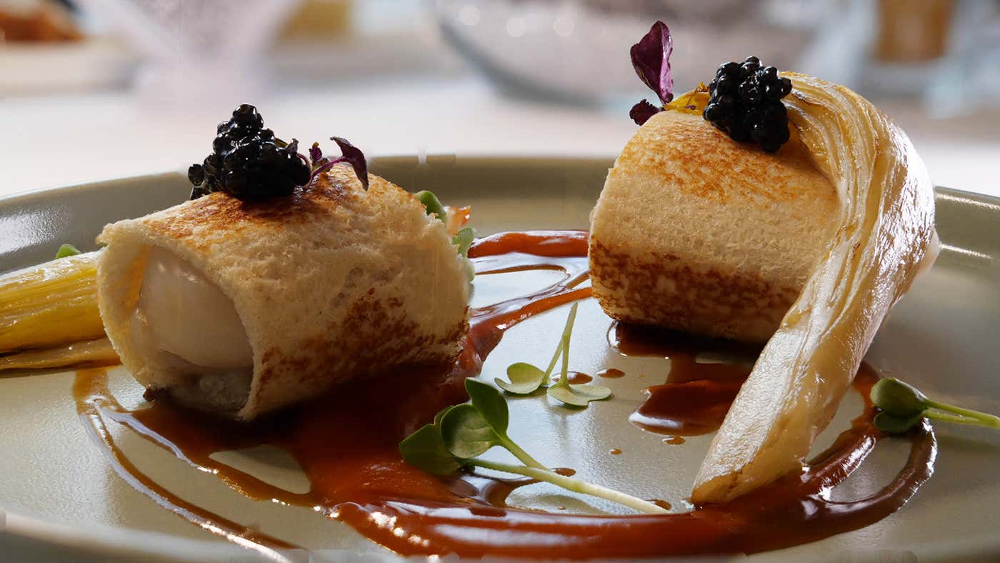 Club sandwich di capasanta, midollo alla brace e caviale I Due Buoi si trasferisce in Villa sulle colline del Monferrato